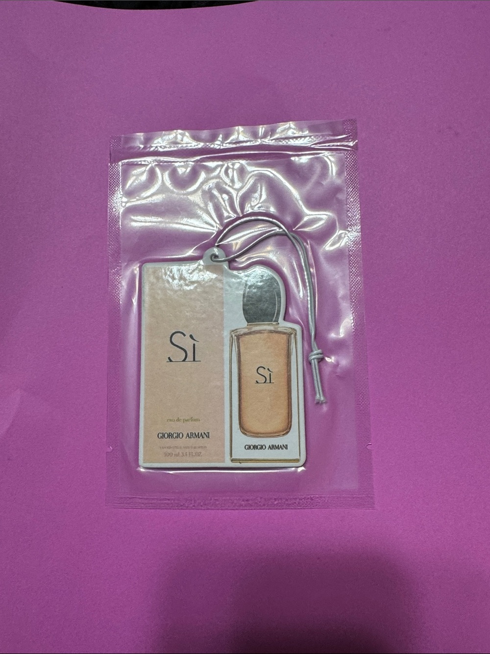 Giorgio Armani Si Hanging Car Air Freshener — Beige and White